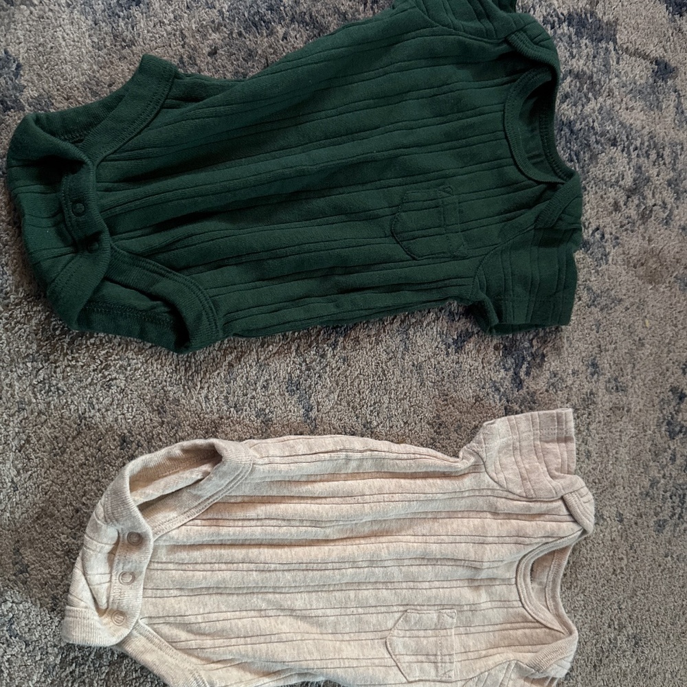 Short sleeve onesies